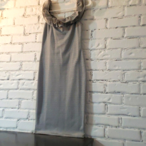 Flirty ruffle off shoulder striped bodycon Zara mini dress - Picture 3 of 4